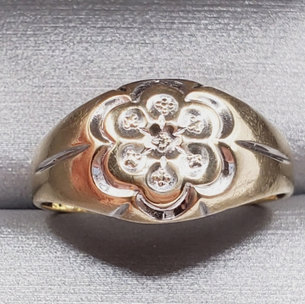 10k Solid Yellow Gold Diamond Cut Flower Band